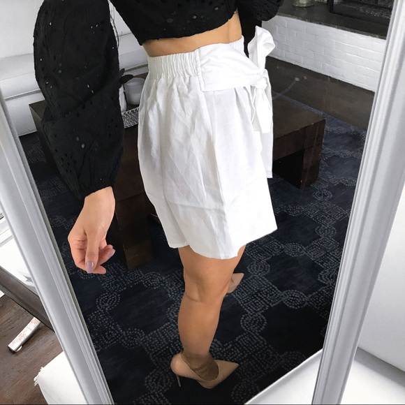 🆕 WHITE HIGH WAIST LINEN TIE FOLD SHORTS! - Picture 4 of 10